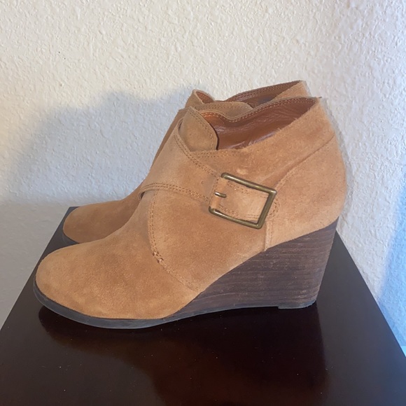 Lucky Brand tan wedge boots - Picture 3 of 5